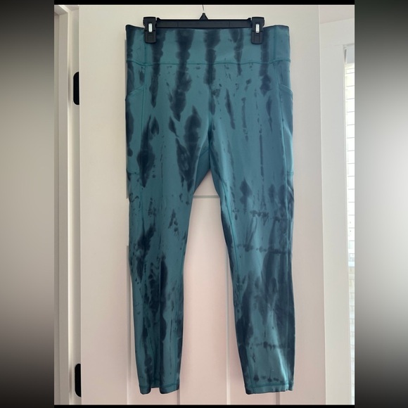 NWOT Lululemon Invigorate HR Leggings 12 - Picture 3 of 6